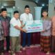 safari-ramadan,-vasko-ruseimy-serahkan-hibah-rp50-juta-untuk-masjid-raya-padang-japang