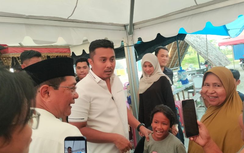 safari-ramadan-di-padang-pariaman,-wagub-vasko-salurkan-bantuan-untuk-dua-masjid
