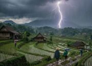 BMKG: Hujan Lebat dan Angin Kencang Ancam Sumatera Barat, Warga Diminta Waspada!