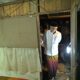 sahur-di-rumah-warga-situjuh,-gubernur-mahyeldi-serahkan-bantuan-bedah-rumah