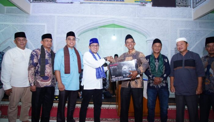 Bupati Eka Putra Kunjungi Masjid Nurul Falah, Gelontorkan Bantuan Pembangunan dan Hibah