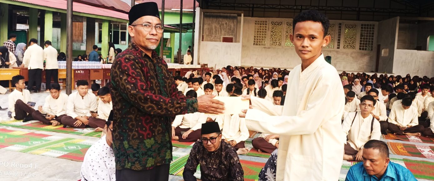 man-3-padang-sukseskan-joyfull-ramadhan-dengan-iftarjama’i,-zakat-fitrah,-santunan-yatim/piatu-dan-thr