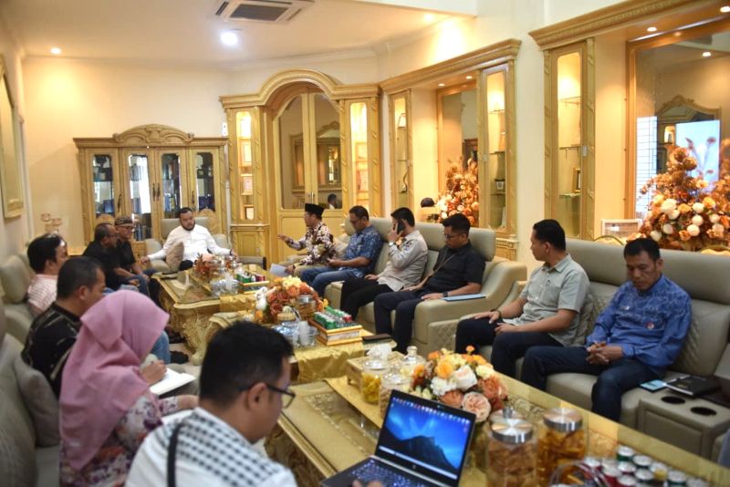 wali-kota-padang-terima-pedagang-plaza-andalas,-bahas-jalur-dua-arah-dan-trans-padang