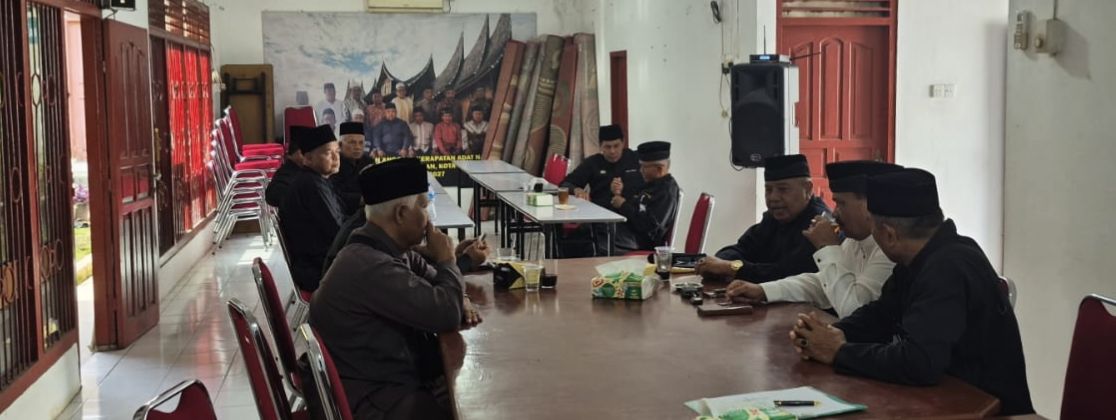 dualisme-ketua-lkaam-padang-ilegal,-lkaam-sumbar-diminta-segera-menyelesaikan 