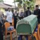 koni-sumbar-berduka,-salah-seorang-pengurusnya-herlina-wafat,-hamdanus-lepas-jenazah-ke-pemakaman