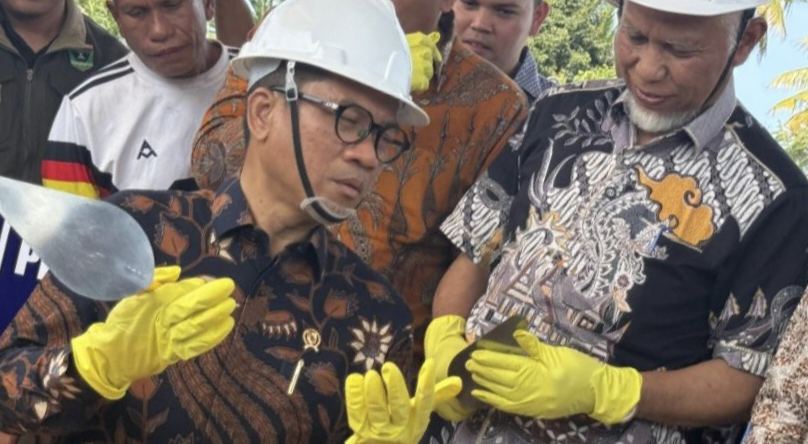 akademi-sepak-bola-pesantren-segera-hadir-di-pariaman,-batu-pertamanya-diletakkan-menteri-desa