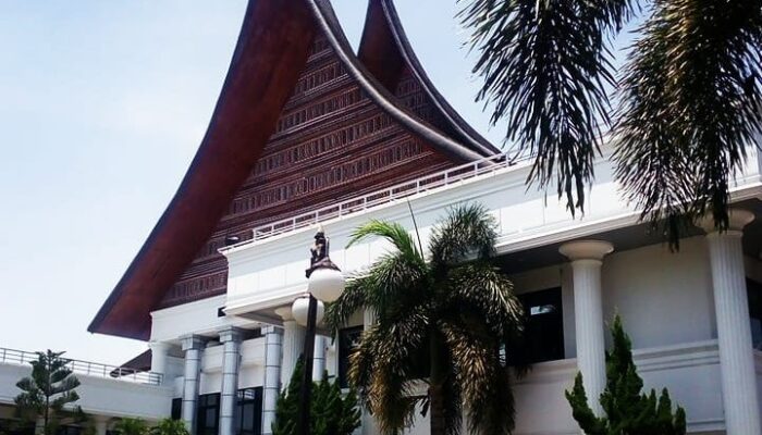 DPRD Sumbar Pacu Pemprov Optimalkan PAD demi Jaga Stabilitas Ekonomi Daerah