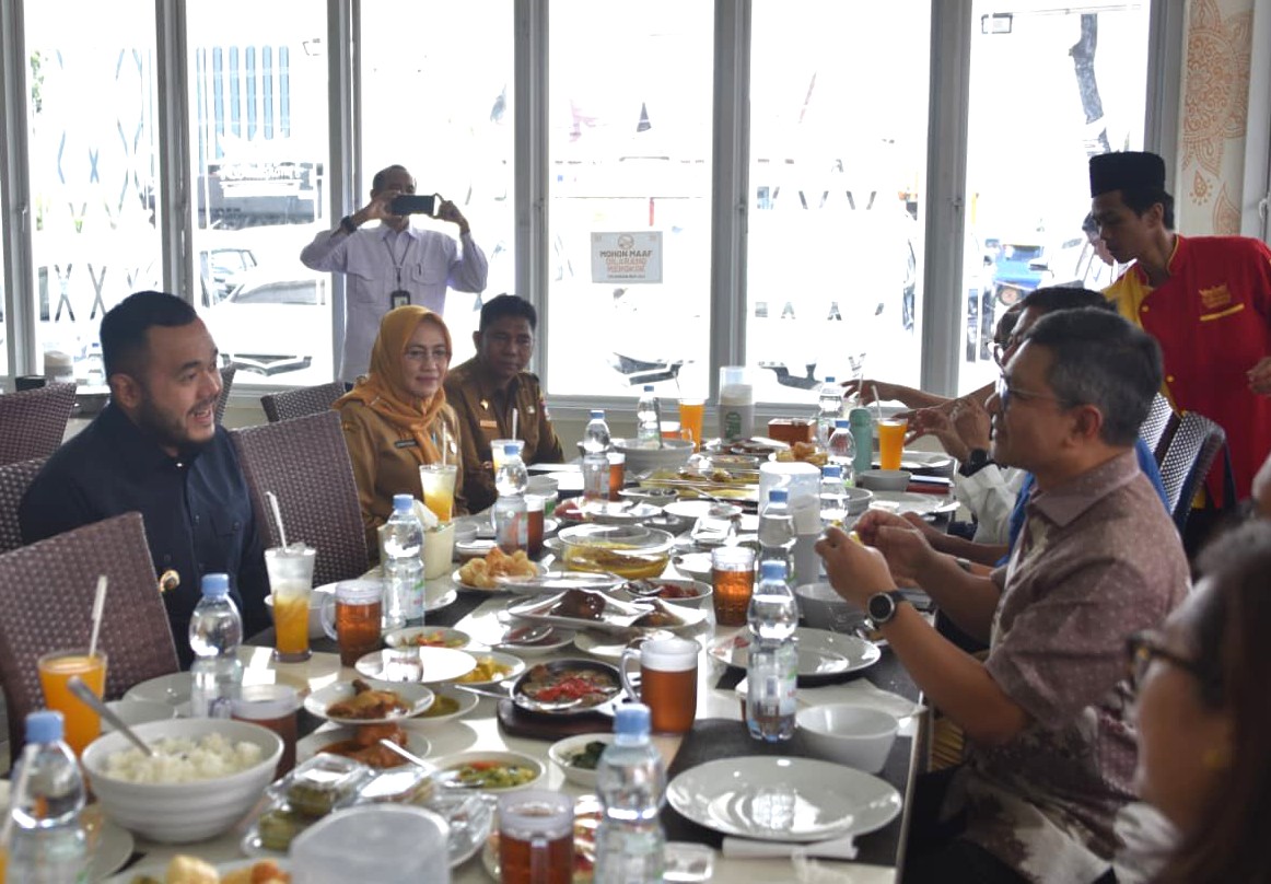 fadly-amran-minta-dukungan-kemlu-ri-untuk-revitalisasi-sungai-batang-arau