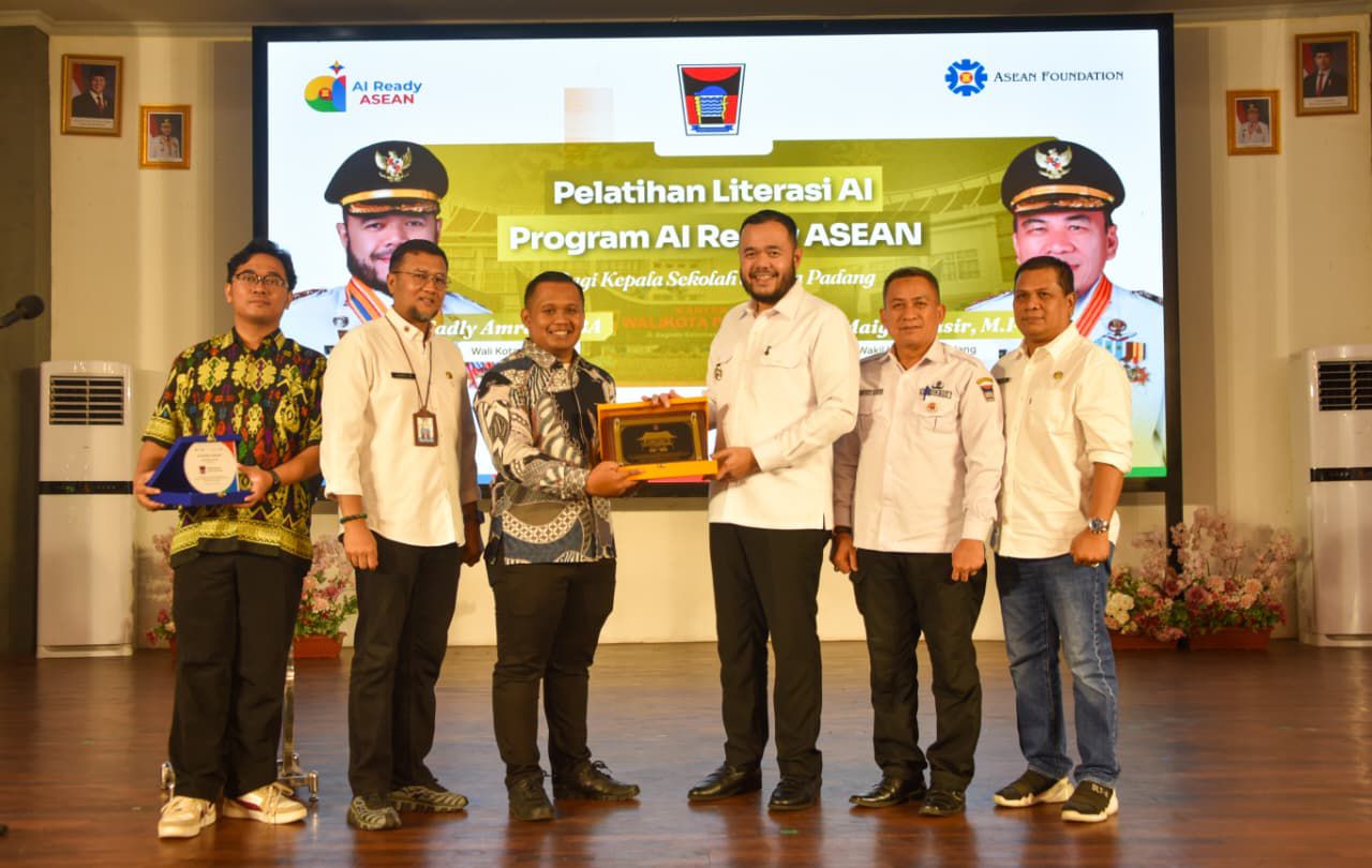 pemko-padang-latih-500-kepala-sekolah-kuasai-ai
