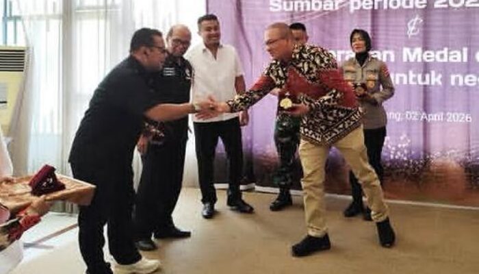 Nindya Karya Terima Penghargaan JPS atas Aksi Cepat Pemulihan Bencana Sumbar