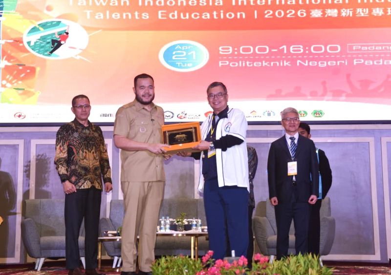 pemko-padang-perkuat-sdm,-fadly-amran-dukung-program-pendidikan-internasional-di-pnp