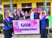 penuh-haru,-gow-payakumbuh-peringati-hari-kartini-di-panti-jompo