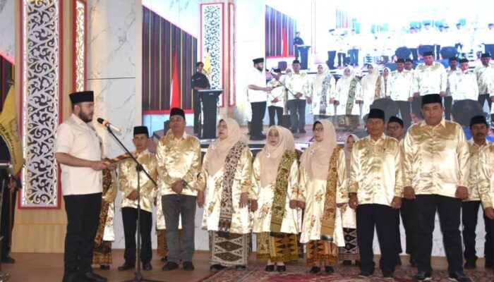 Fadly Amran Lantik Pengurus IKTD Bukittinggi, Perkuat Silaturahmi