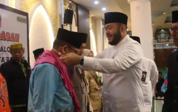 Fadly Amran Lepas 386 Jemaah Haji Kloter 1 Padang