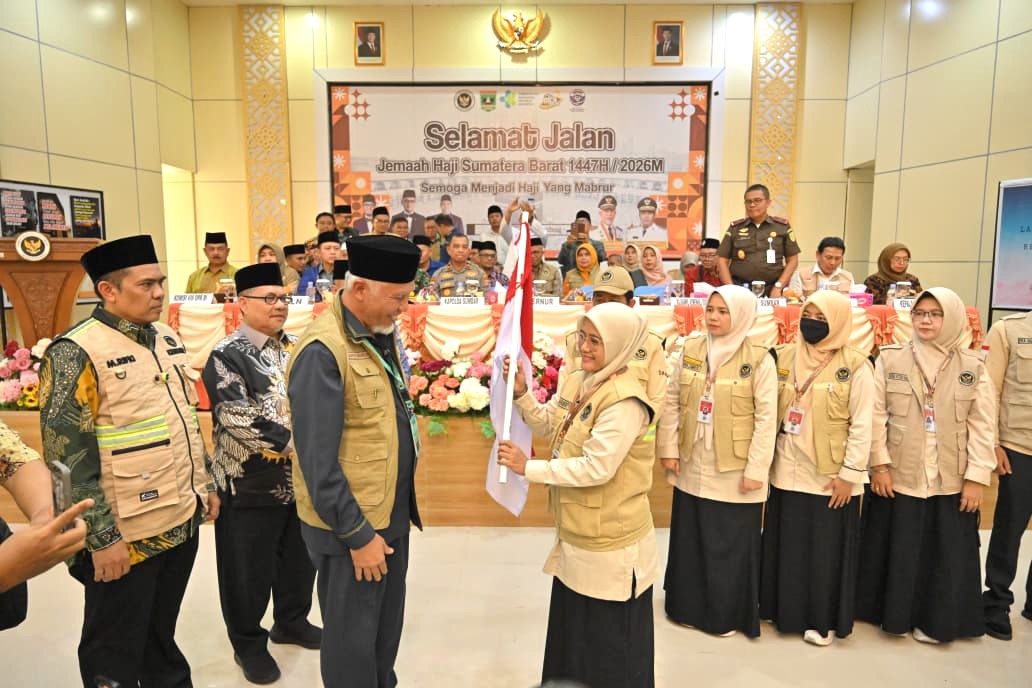 kloter-1-haji-padang-dilepas,-mahyeldi-minta-pelayanan-maksimal-untuk-jamaah