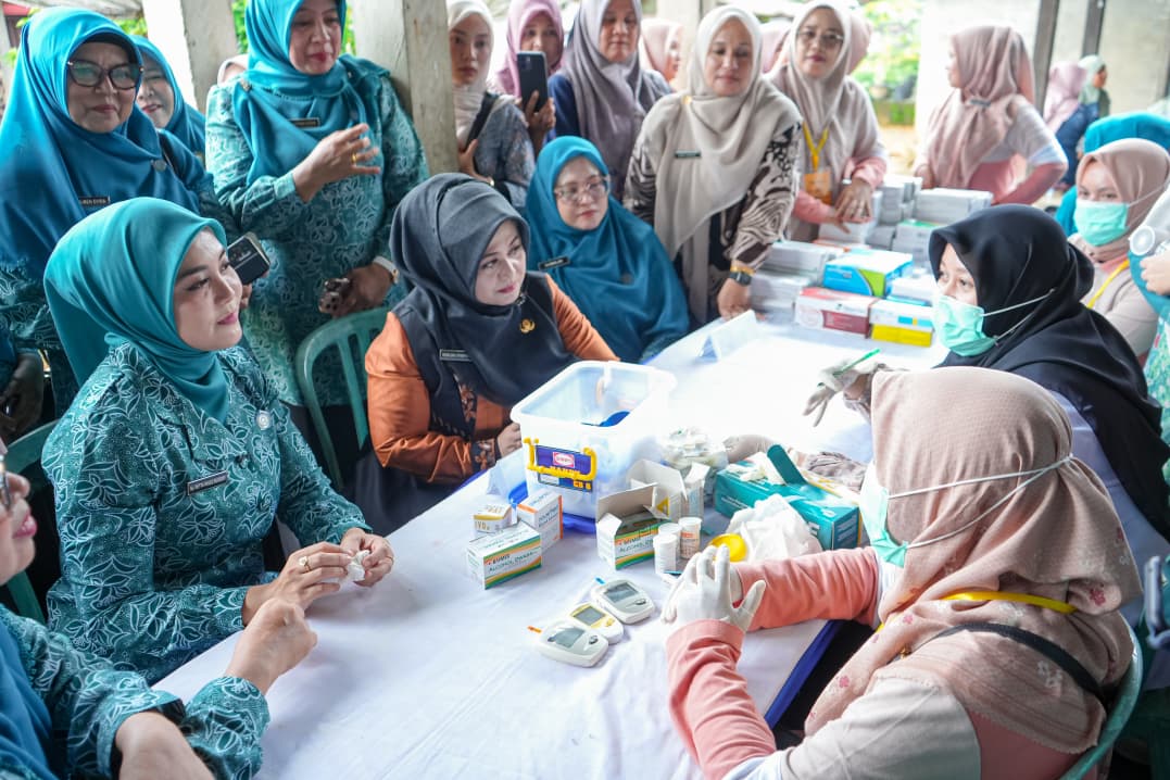 dasawisma-jadi-ujung-tombak,-tp-pkk-sumbar-lakukan-penilaian-di-pasaman-barat