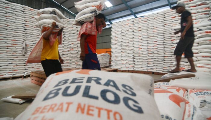 BULOG Sumbar Pastikan Stok Beras Aman hingga Akhir 2026