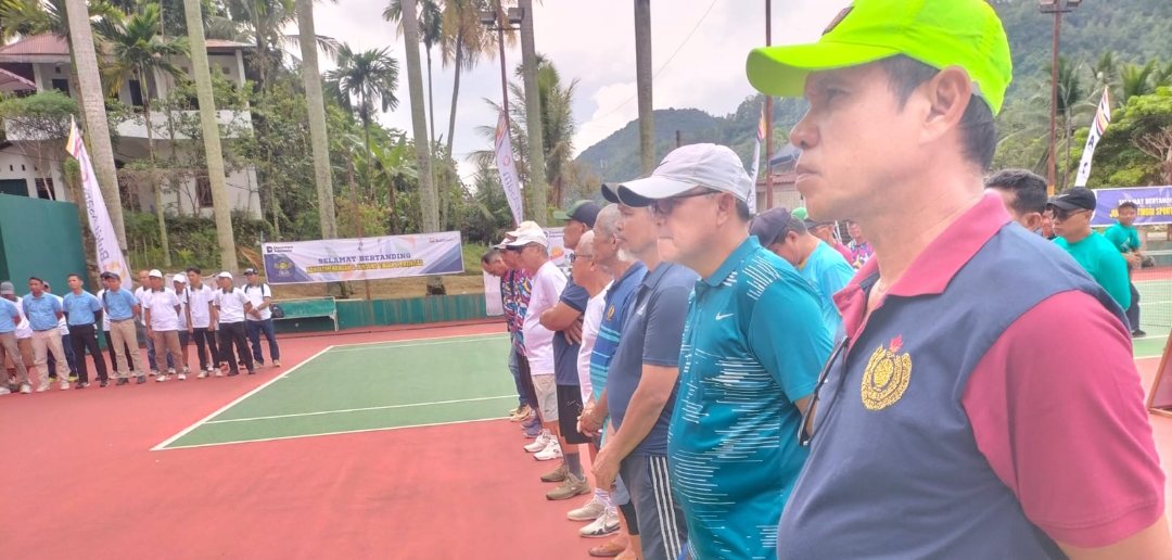 pembukaan-open-turnamen-tenis-hut-ke-45-pt-bukit-asam-diramaikam-seratusan-petenis
