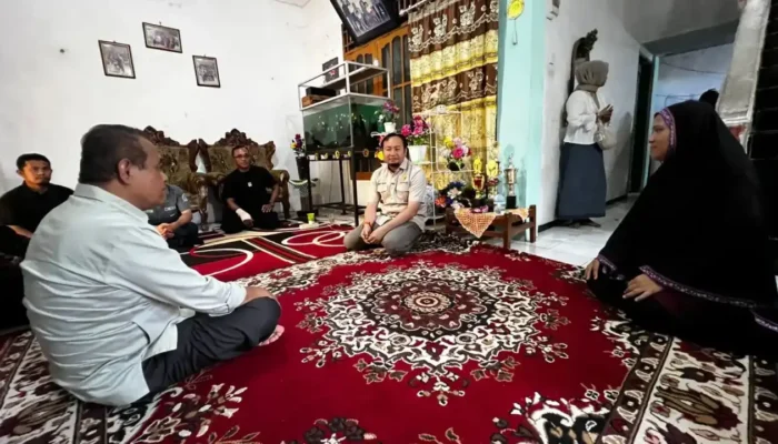 Rahmat Saleh Datangi Keluarga Korban, Beri Dukungan dan Tali Asih