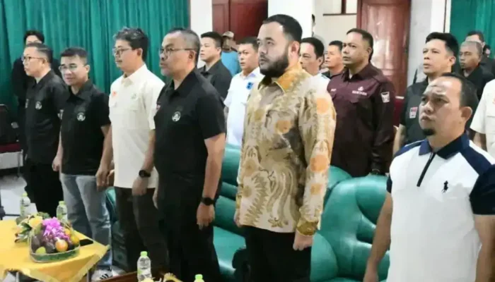 Fadly Dorong Meja Tenis di Tiap SMP Padang
