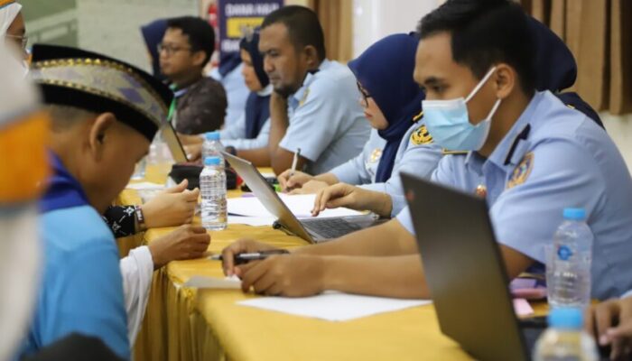 Tim Medis Rujuk Jemaah Haji Tanah Datar ke RSUP M Djamil