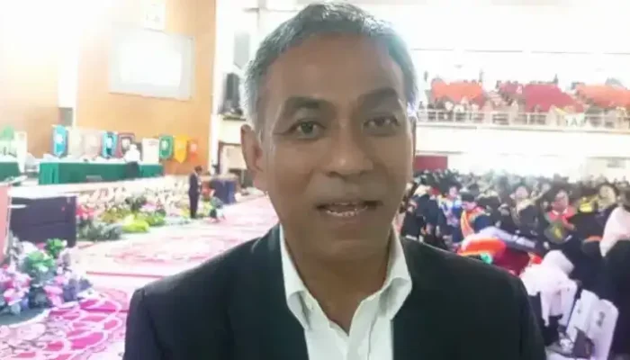 Taslim Wakili Ketum IKA Unand di Wisuda II 2026
