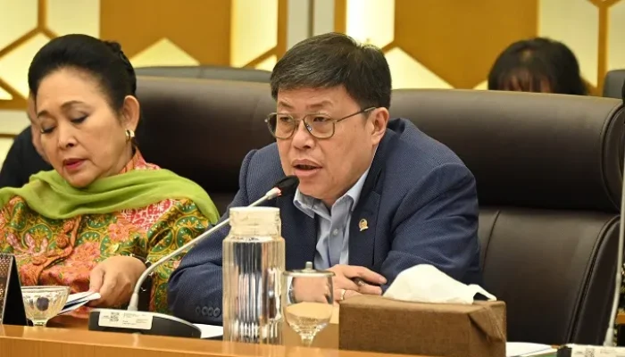 Alex Desak Pemerintah Samakan Akses Pupuk dan BBM di Sumatra