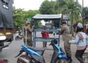 satpol-pp-padang-bongkar-lapak-pkl-di-sejumlah-titik