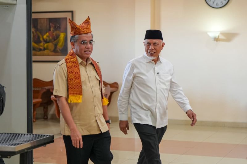 kunjungi-sumbar,-menaker-ri-resmikan-sumur-bor-dan-pembangunan-mushala-pascabencana