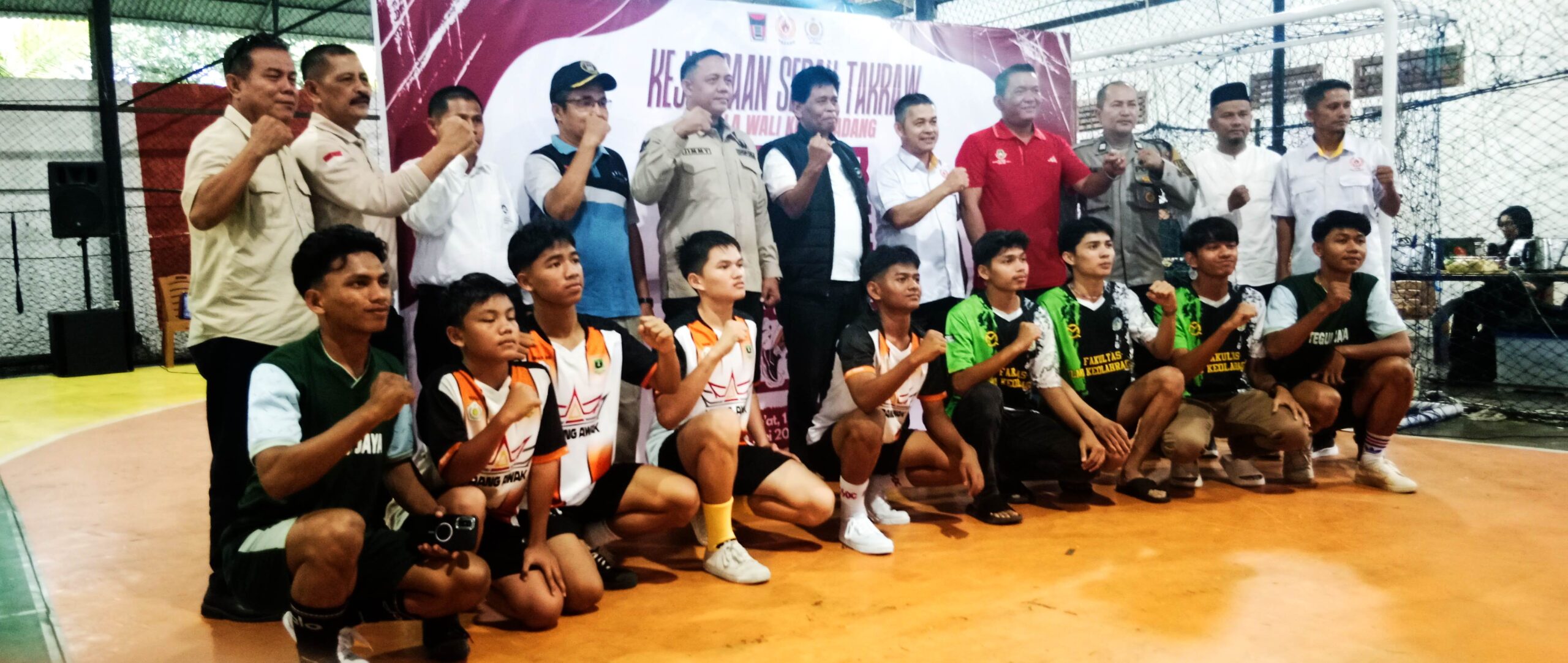 kejuaraan-sepak-takraw,-ditabuh-wakil-ketua-dprd-beserta-ketua-koni-padang
