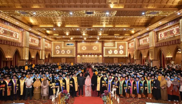 UPI YPTK Kukuhkan 1.408 Lulusan, Dorong Kontribusi Bangsa
