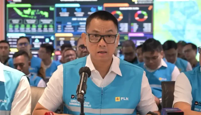 PLN Pulihkan Listrik Sumatera Bertahap Usai Gangguan Transmisi