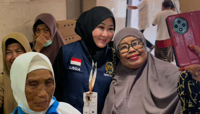 Lisda Pantau Jemaah Sumbar 1, Pastikan Siap Berangkat ke Arafah