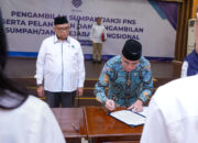 Menaker Lantik 976 ASN, Tekankan Integritas dan Adaptasi