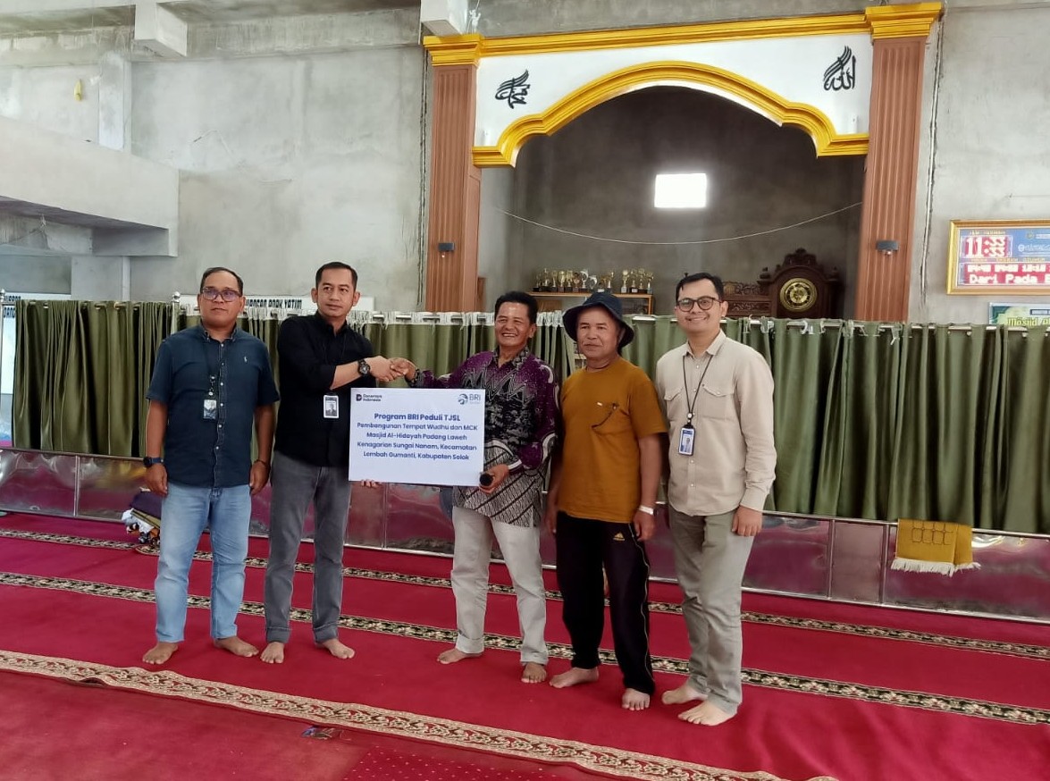 bri-salurkan-bantuan-tjsl-untuk-sarana-ibadah-masjid-al-hidayah-kabupaten-solok