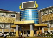 peluru-nyasar-diduga-dari-latihan-tembak-tni,-dua-orang-terluka-di-kampus-unp