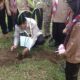 kemah-bhakti-man-1-padang-dibuka-wawako-maigus-nasir-,-yang-ditandai-dengan-menanam-pohon-penghijauan