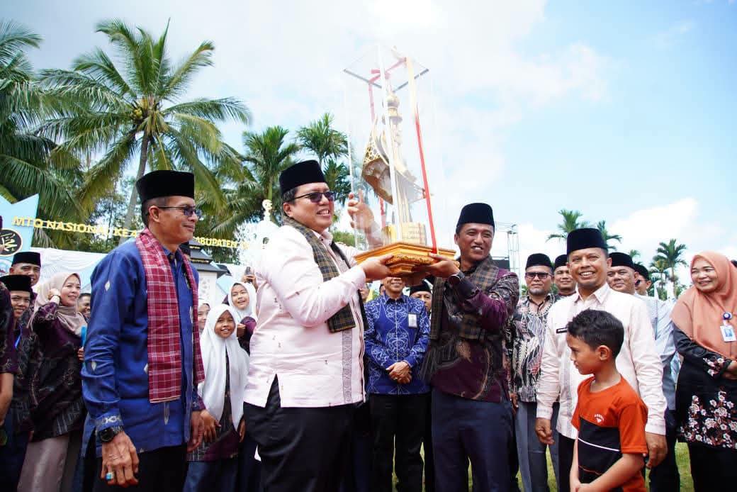 mtq-ke-43-tanah-datar-ditutup,-lbu-juara-umum