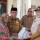 maigus-nasir-serahkan-bantuan-sosial-kepada-korban-kebakaran-di-lubuk-kilangan
