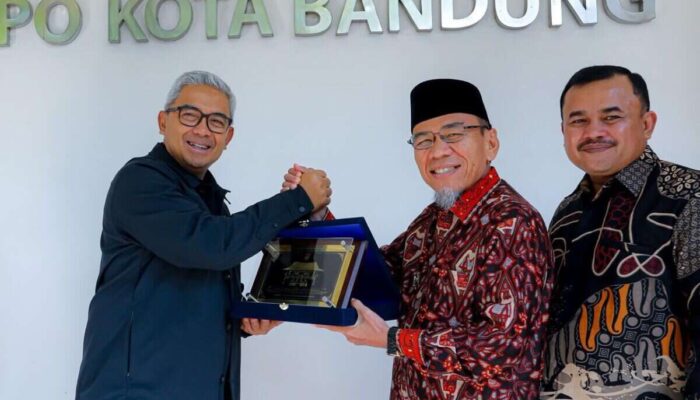 Pemko Padang Pelajari Parkir Nontunai Bandung untuk Dorong PAD