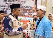 UEA Bantu 33 Jemaah Sumbar Berangkat ke Tanah Suci