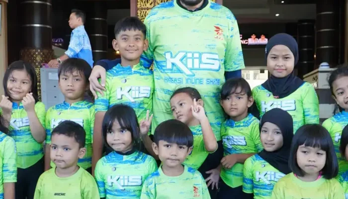 Fadly Amran Lepas 14 Atlet KIIS Padang ke Pariaman Open 2026
