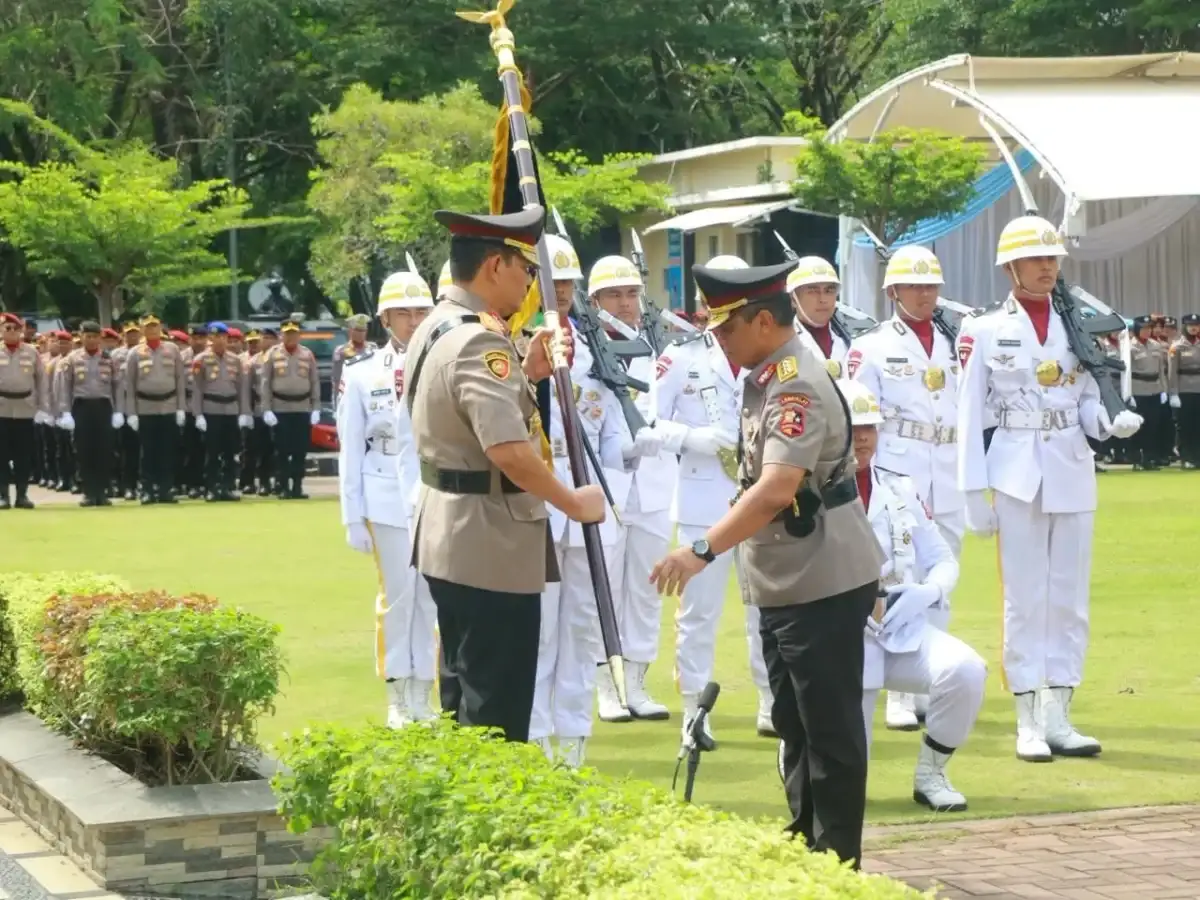 serah-terima-jabatan-kapolda-sumbar,-irjen-pol-djati-wiyoto-resmi-bertugas