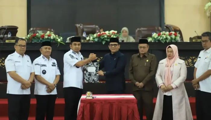 DPRD Kota Solok Sahkan Pertanggungjawaban APBD 2025