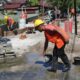 dlh-padang-benahi-batang-arau-dan-pasang-perangkap-sampah-sambut-hjk-ke-357