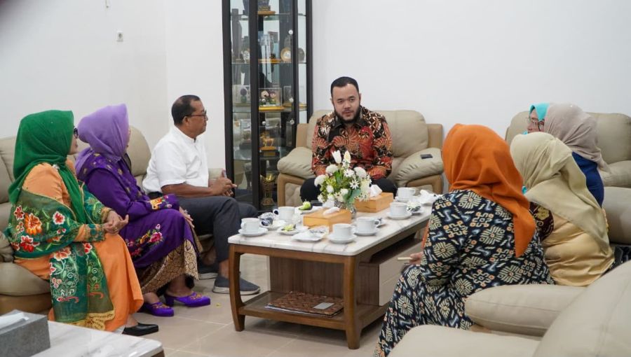 fadly-amran-dukung-pengukuhan-bundo-kanduang-iktd-sumbar,-fokus-perkuat-peran-perempuan