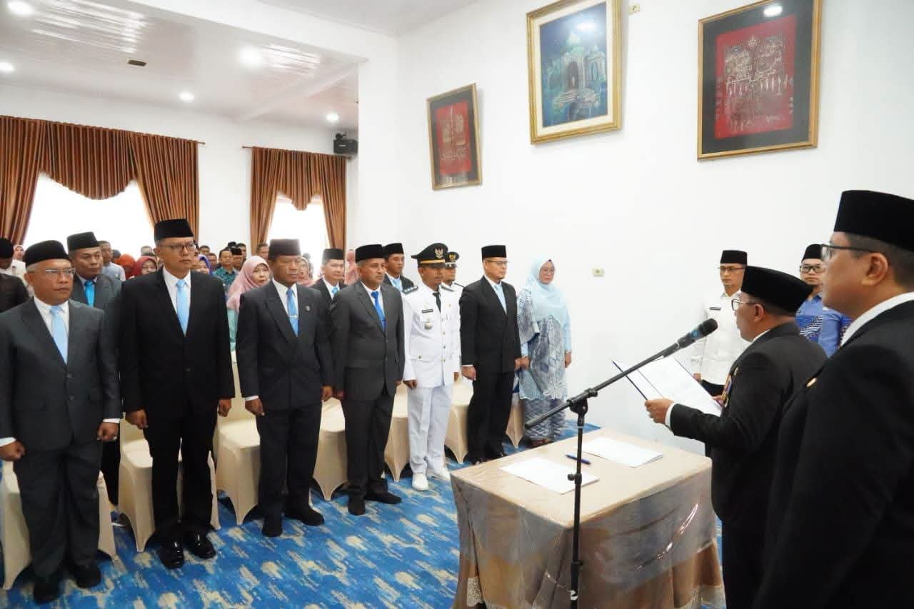 bupati-eka-putra-rotasi-enam-pejabat-tinggi-pratama