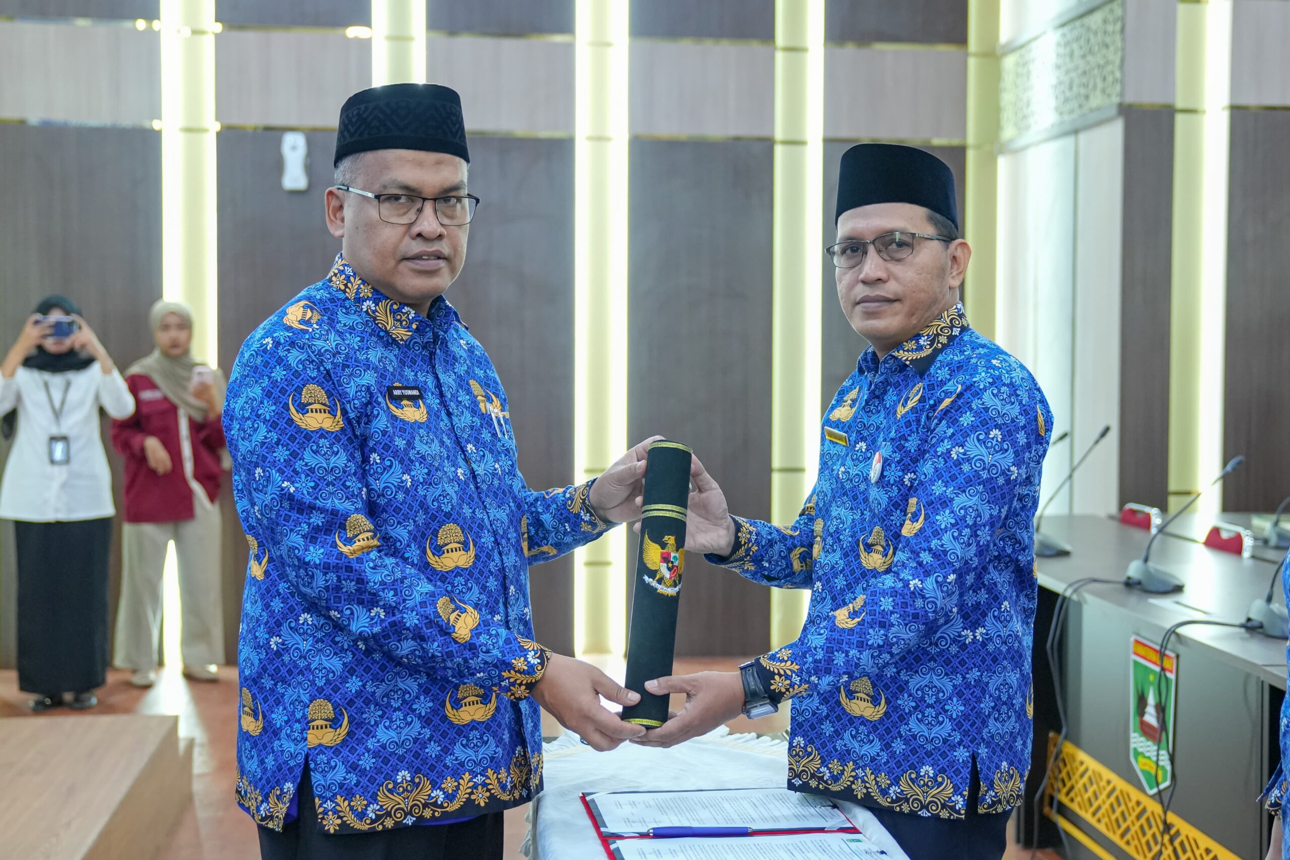 lantik-pejabat-fungsional,-sekda-sumbar-tegaskan-jabatan-bukan-hak-asn-tapi-amanah