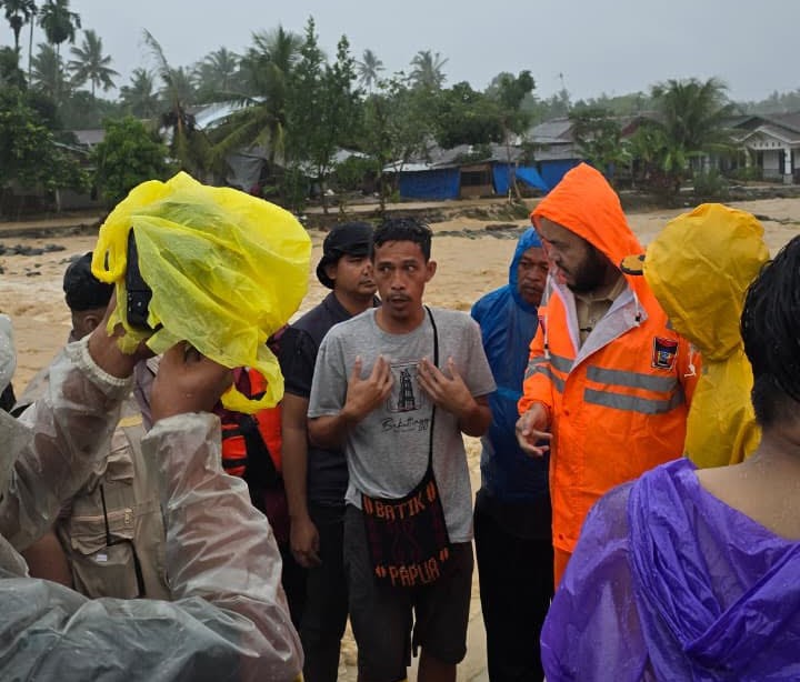 banjir-landa-padang,-wali-kota-instruksikan-evakuasi-dan-penyaluran-bantuan