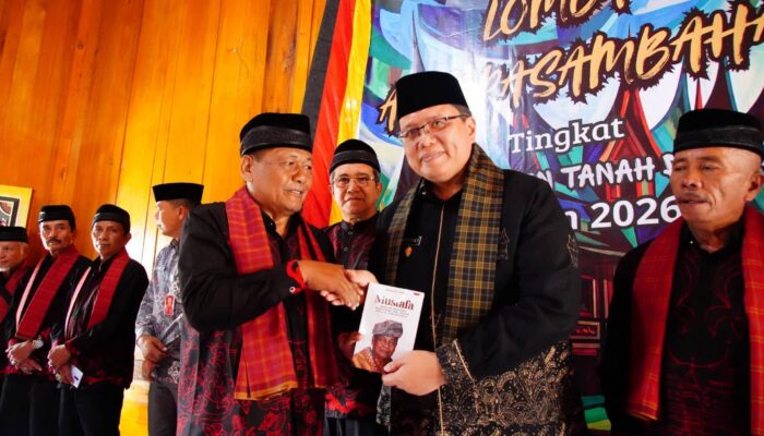 Wabup Ahmad Fadly Buka Lomba Pidato Adat, Luncurkan Memoar LKAAM